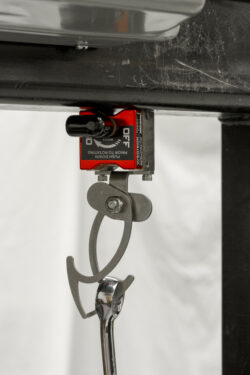 HH110 R Hanging Hook App 02